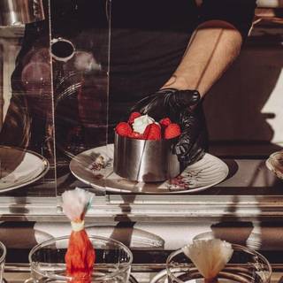 Elephant & Castle - Lucan